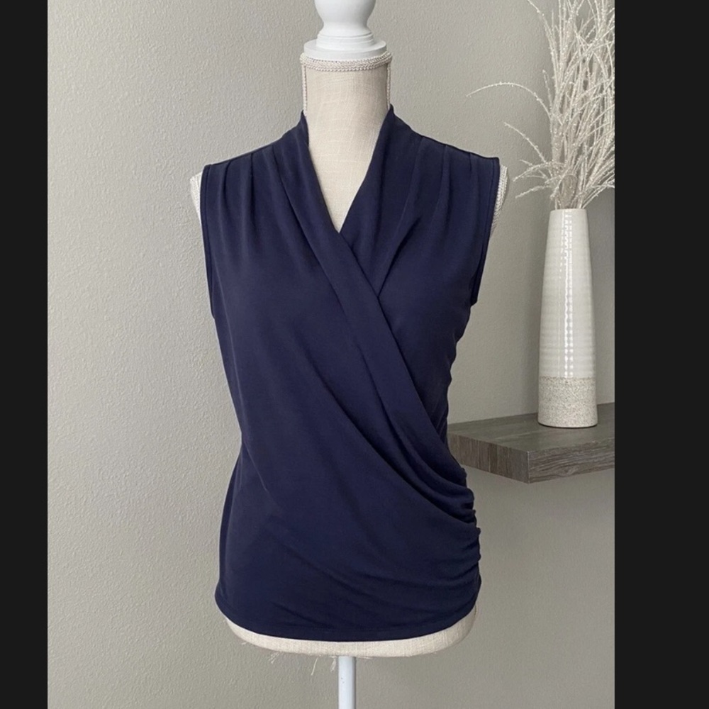 3 for $20! Women’s small blouse Navy Blue Banana Republic Sleeveless Top blouse - Picture 2 of 2